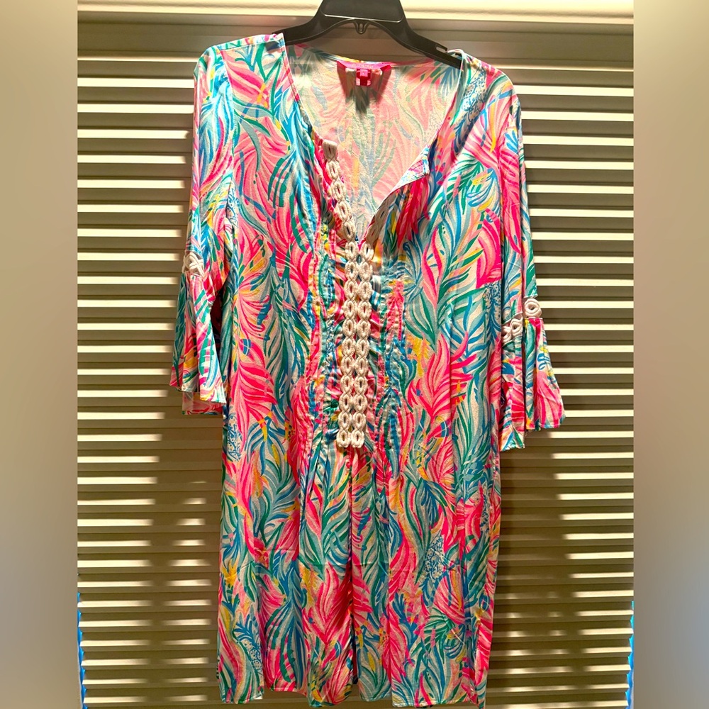 Lilly Pulitzer dress/coverup size Large. Mini length.